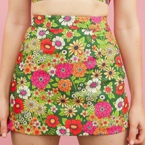 Funky floral mini skirt
